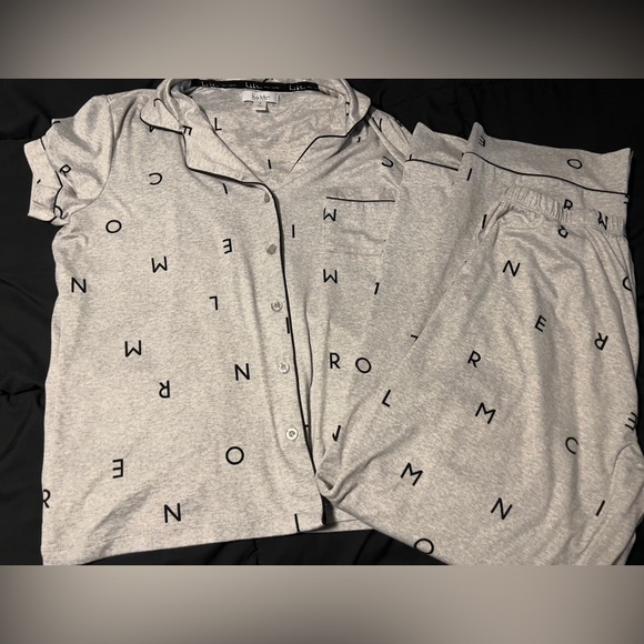 Pjs Nicole Miller Gray Letter Print Men's Shirt - Picture 1 of 3